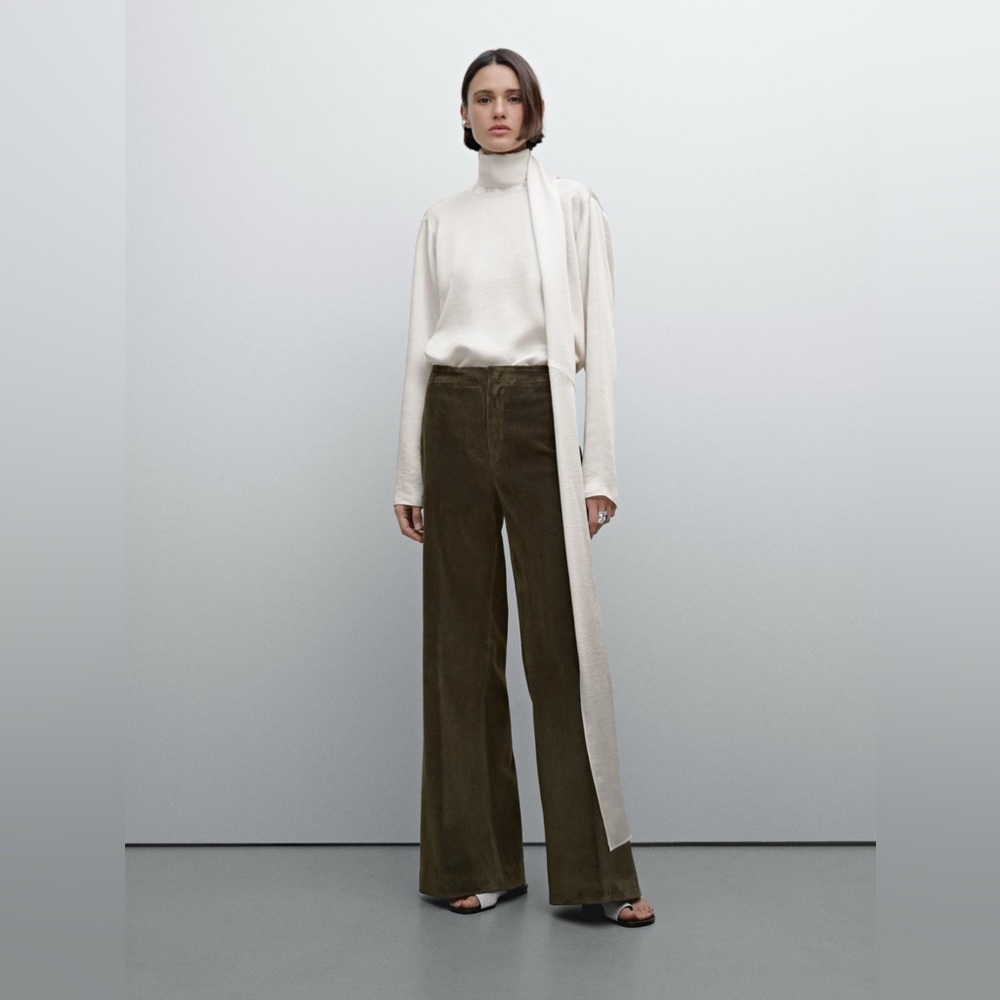Massimo Dutti Khaki Wide-Leg Velvet Pants. New
